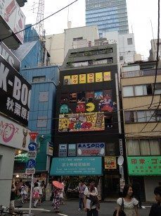 Tienda Super Potato en Akihabara