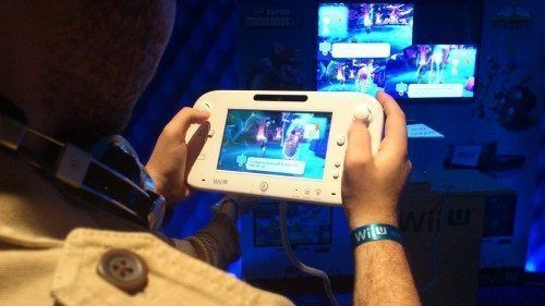 ¿Es un portaaviones? ¿Es un menhir? No, es el mando de la Wii U