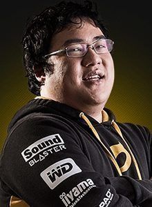 GoldenGlue sustitye Scarra en Dignitas