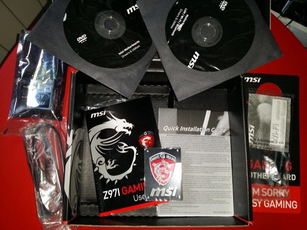 MSI Z97i contenido caja